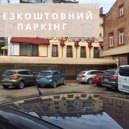 Hotel Leotel Lviv Extérieur photo
