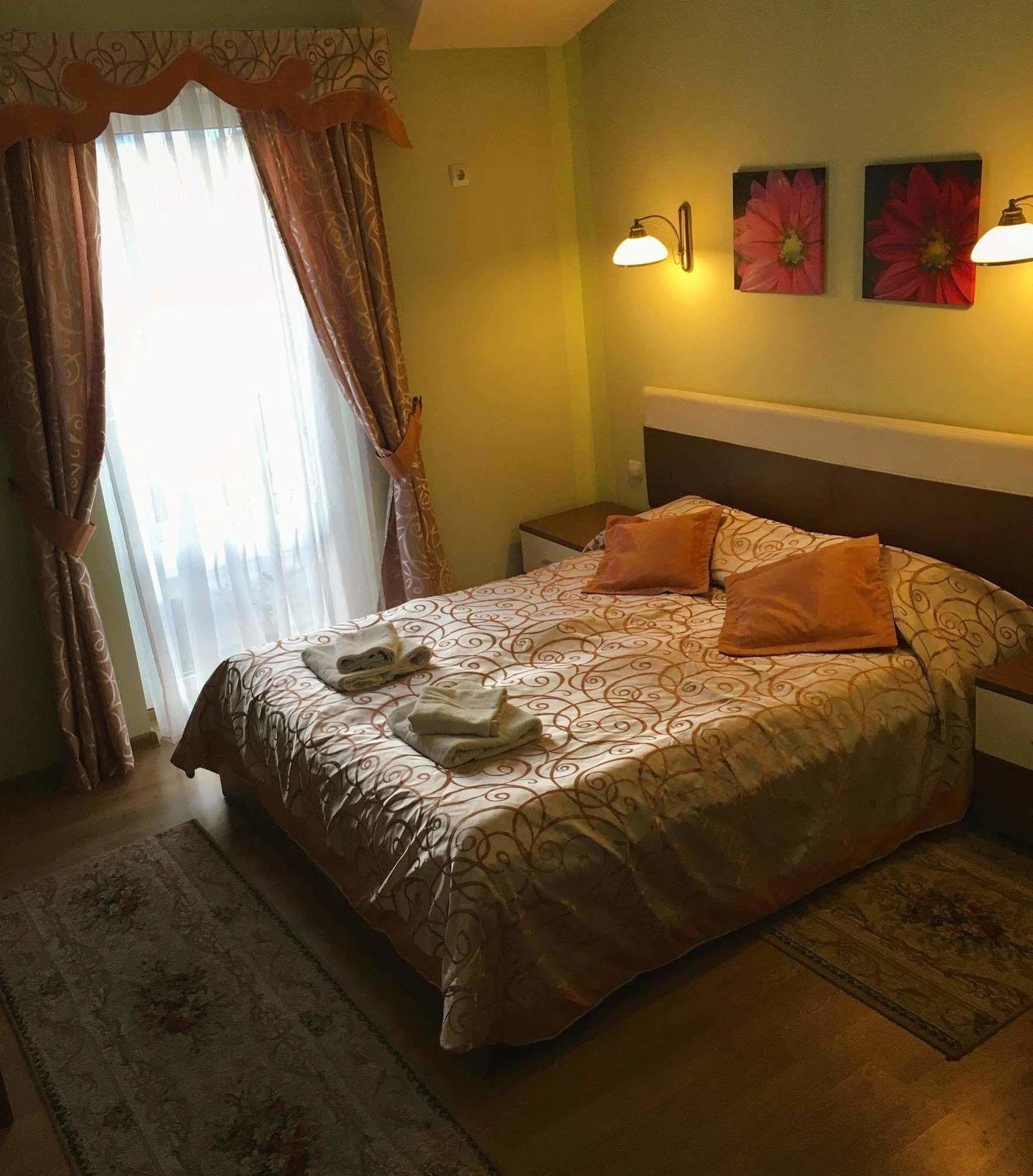 Hotel Leotel Lviv Extérieur photo